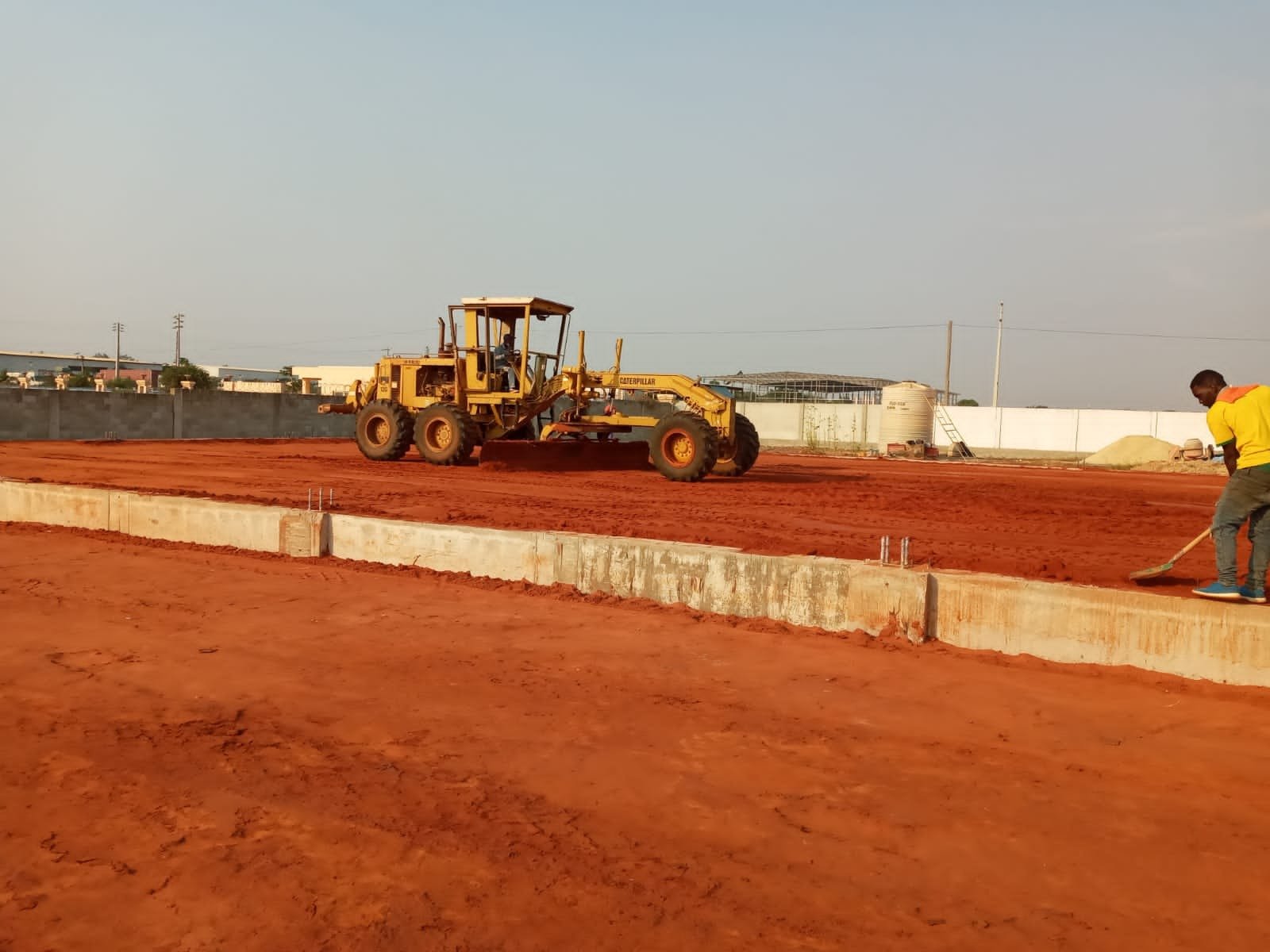 Preparação do pavimento para montagem do super mercado AngoMart – Kilamba Kiaxi